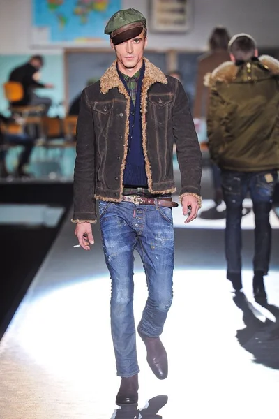 Look 11